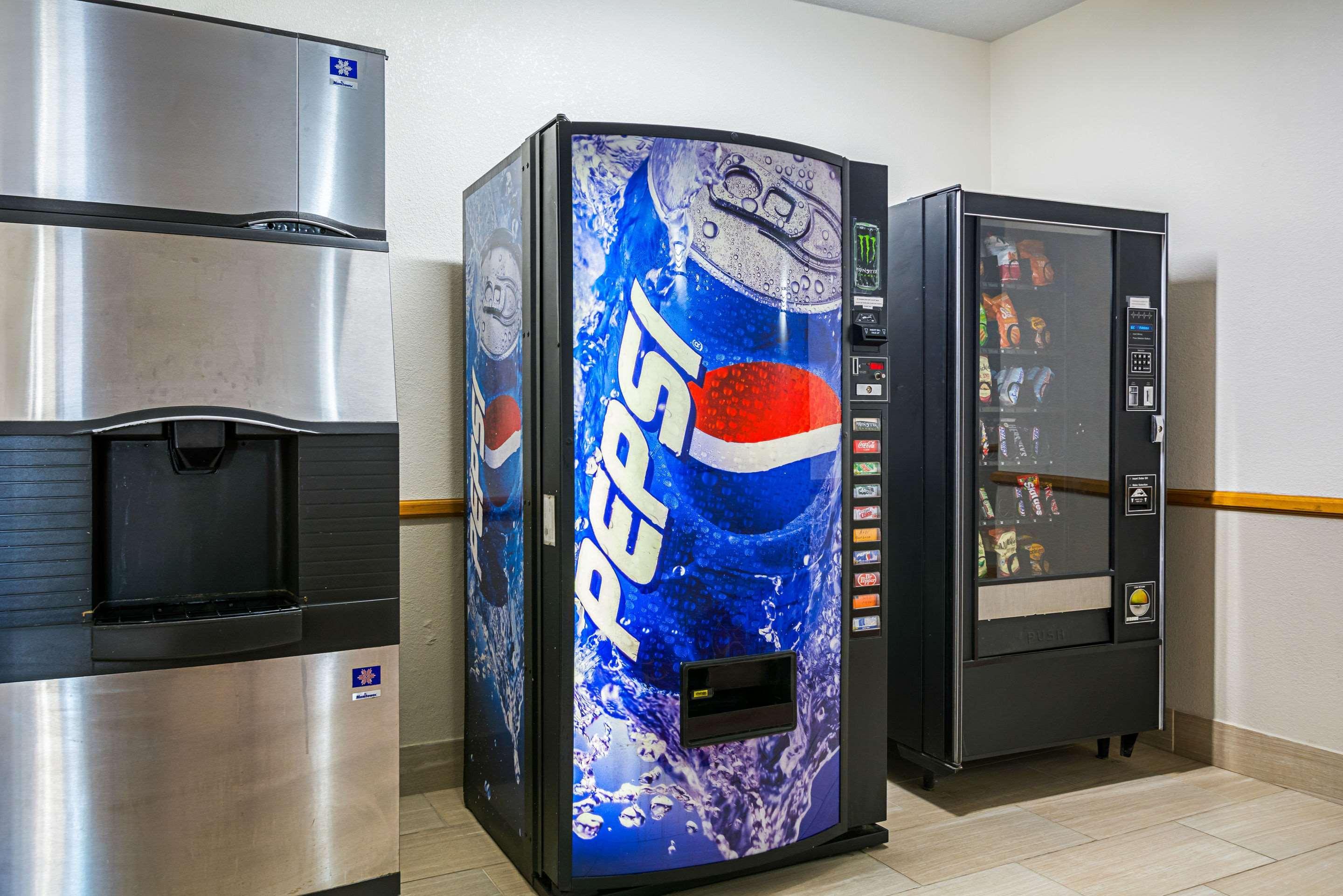 Quality Inn & Suites Greensburg I-74 Zewnętrze zdjęcie