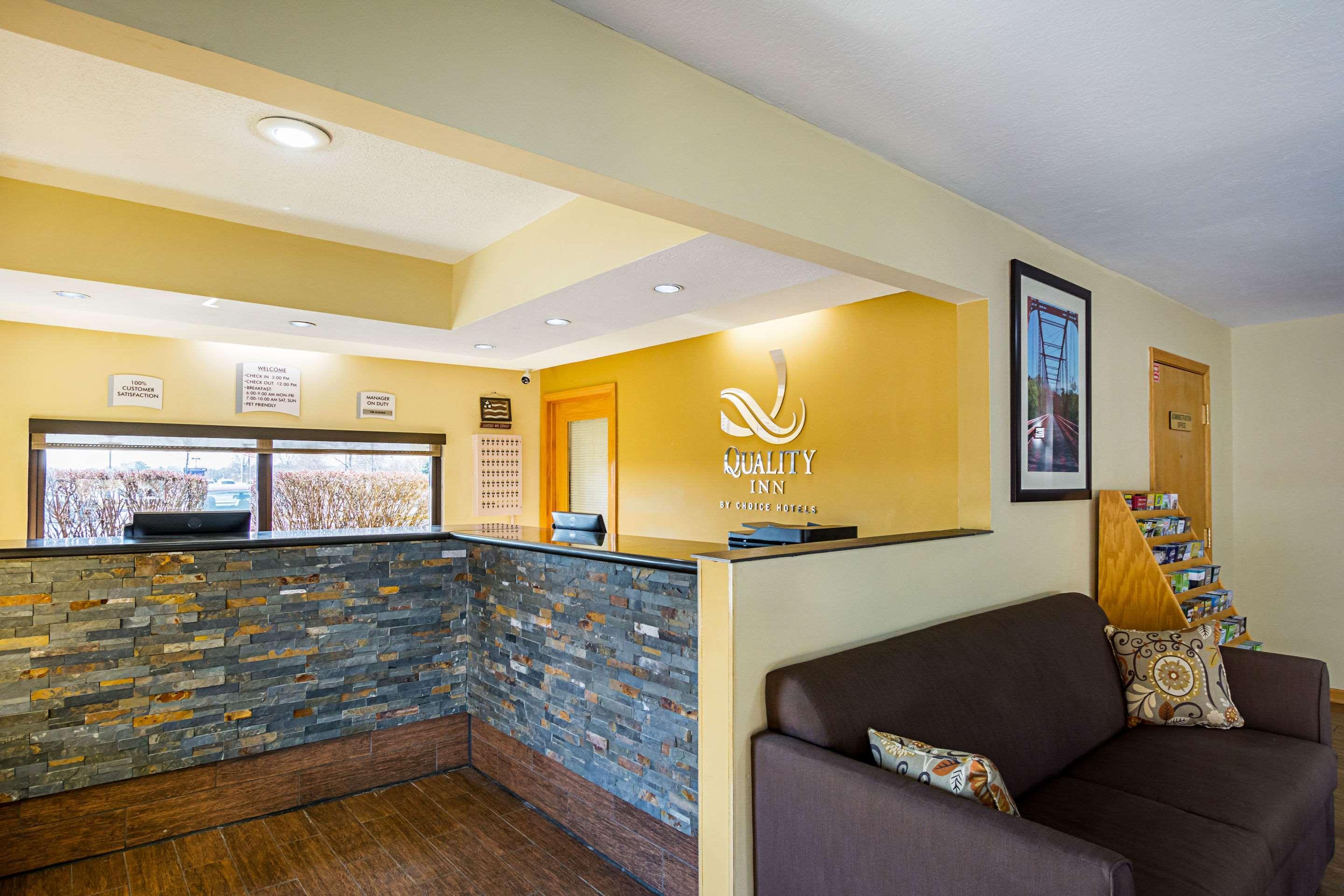 Quality Inn & Suites Greensburg I-74 Zewnętrze zdjęcie