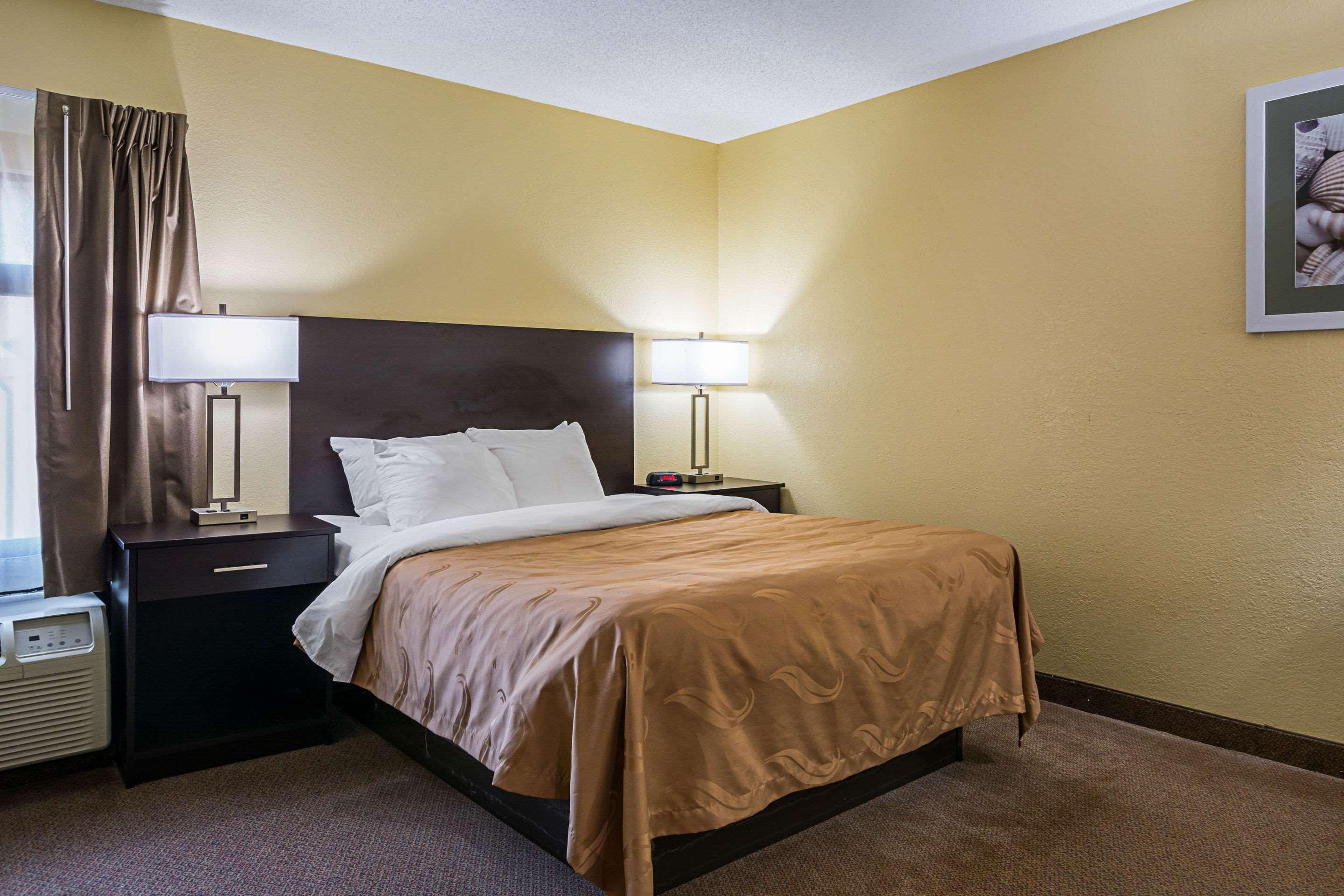 Quality Inn & Suites Greensburg I-74 Zewnętrze zdjęcie