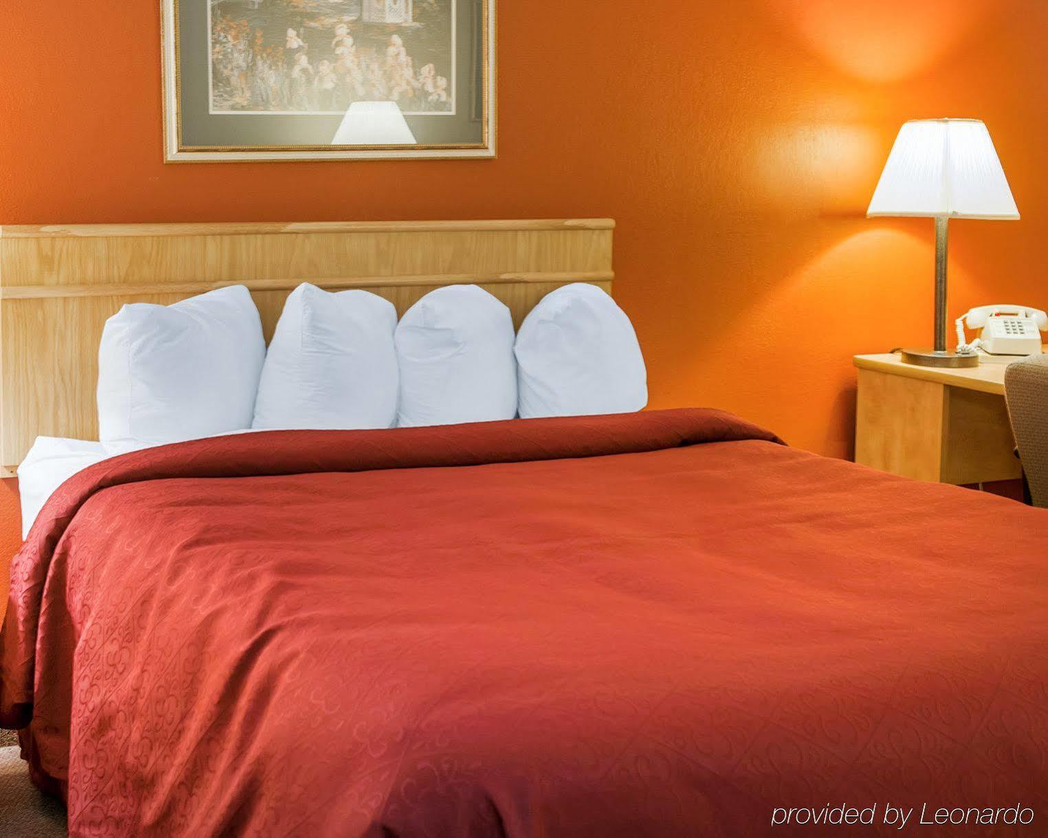 Quality Inn & Suites Greensburg I-74 Zewnętrze zdjęcie