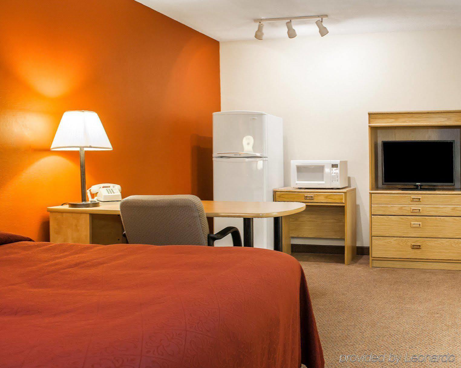Quality Inn & Suites Greensburg I-74 Zewnętrze zdjęcie